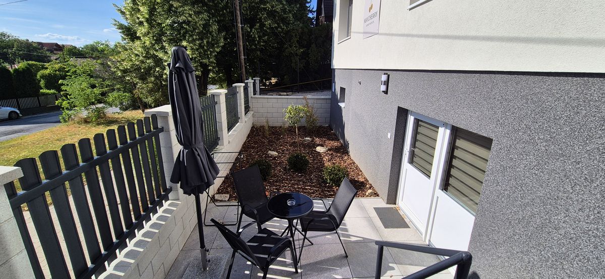 tiszta, modern fürdőszoba – Maycherry Apartments Siófok