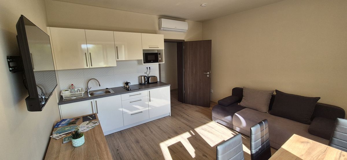 étkezősarok az apartmanban – Maycherry Apartments Siófok