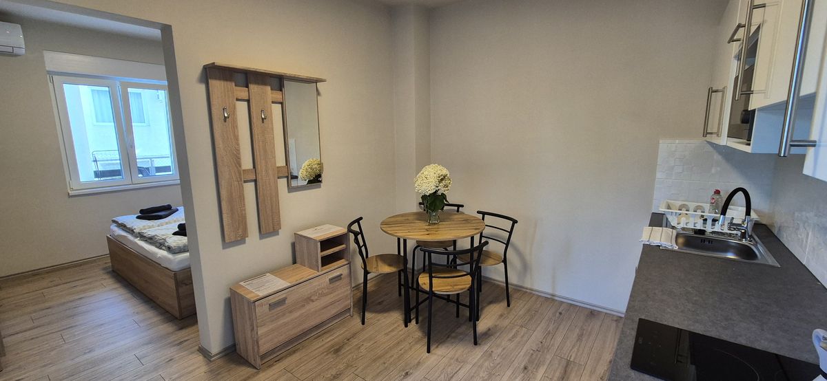 terasz és gondozott kert – Maycherry Apartments Siófok
